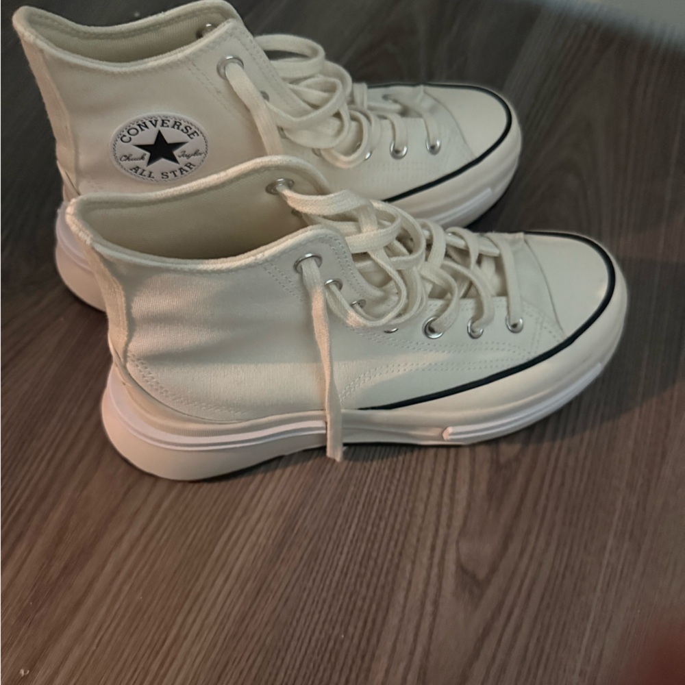 Converse women size 8